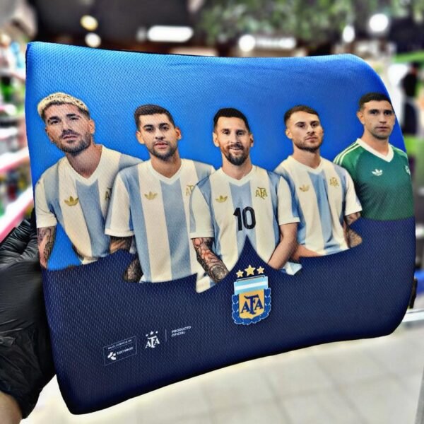 ALMOHADON LUMBAR MESSI - CUTI - ALEXIS - DIBU - DE PAUL