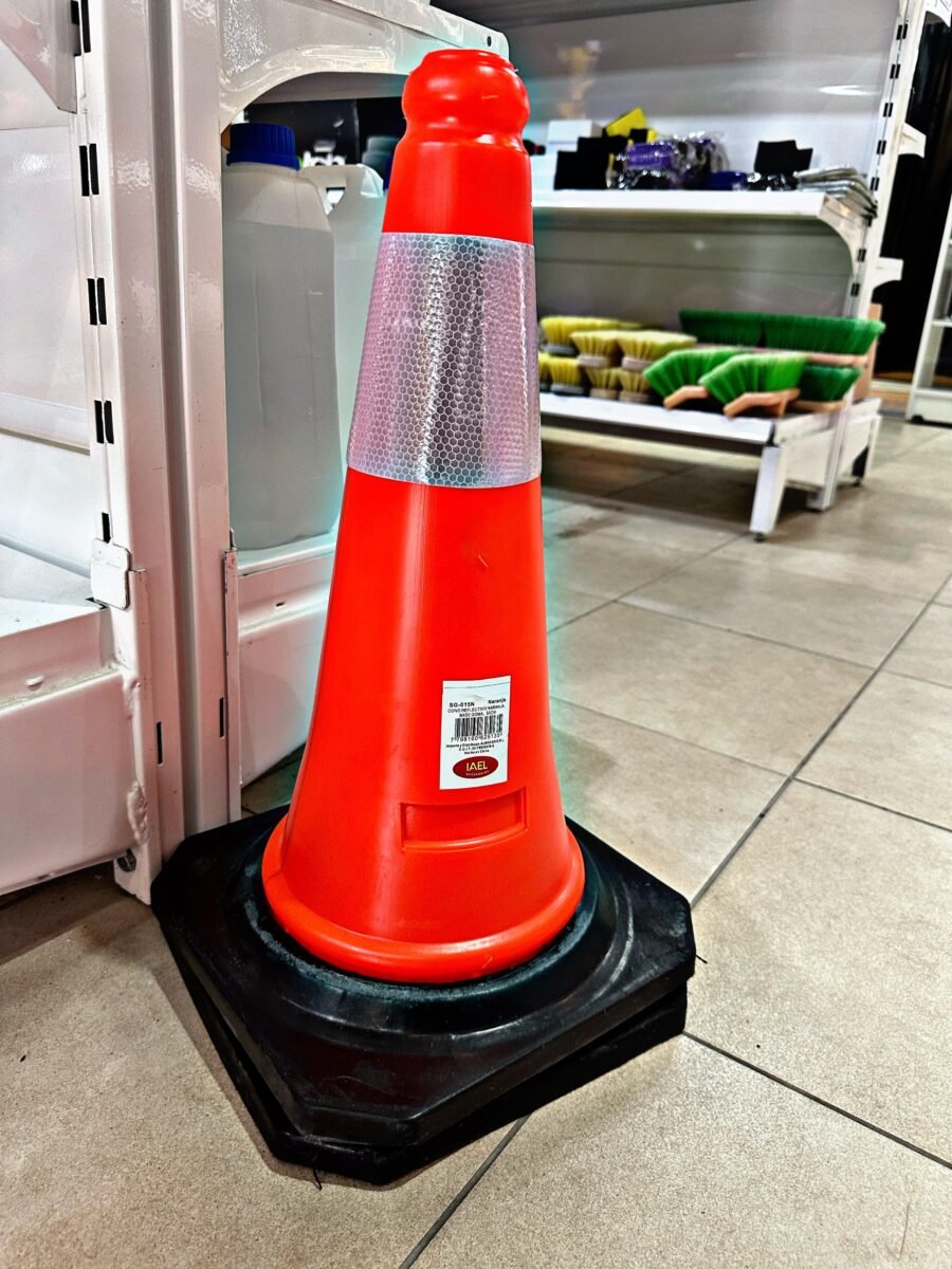 CONO REFLECTIVO NARANJA BASE GOMA 50CM