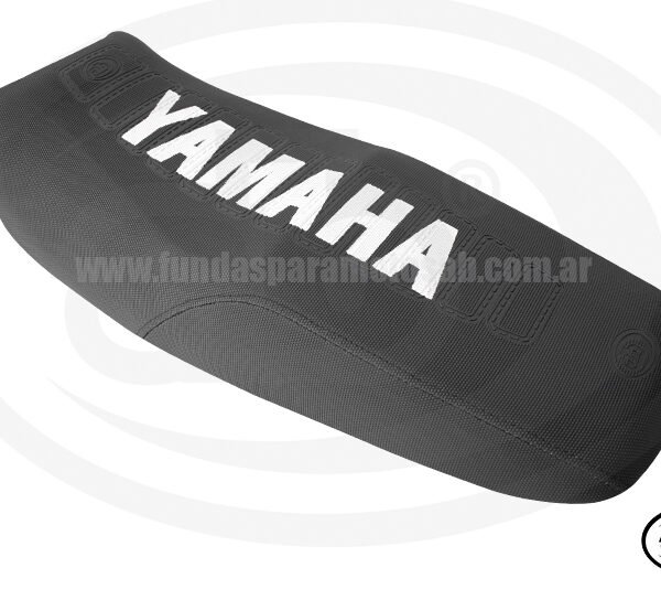 FUNDA YAMAHA YBR125 CH/BR NEGRO