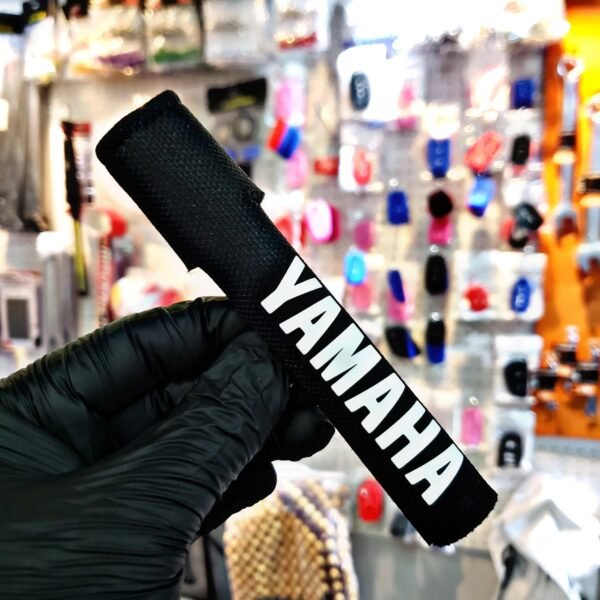 CUBRE PALANCA NEOPRENE YAMAHA BLANCO/NEGRO