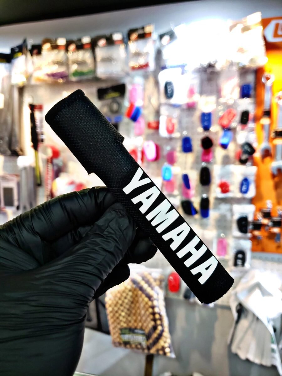 CUBRE PALANCA NEOPRENE YAMAHA BLANCO/NEGRO