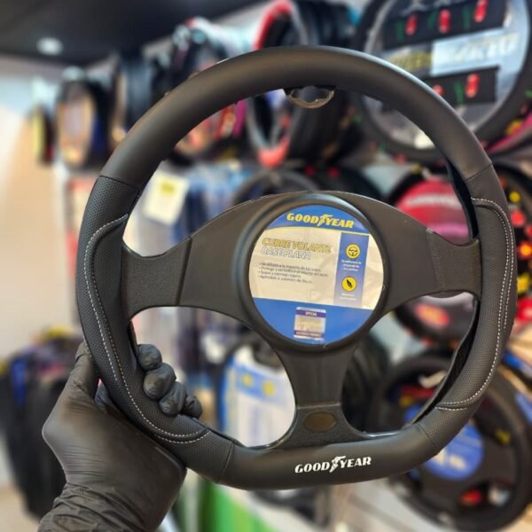 CUBRE VOLANTE GOODYEAR, NEGRO CON COSTURA, BASE PLANA, AUTO 38CM