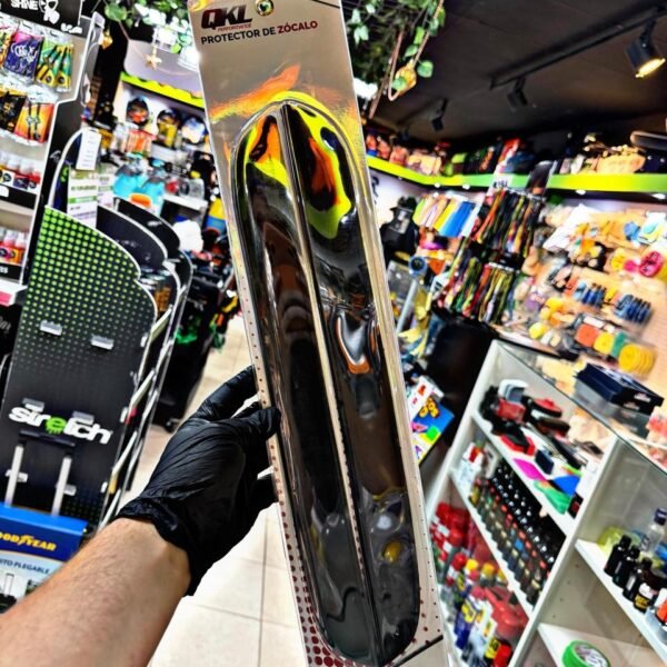 PROTECTOR DE ZOCALO QKL 2 UN NEGRO