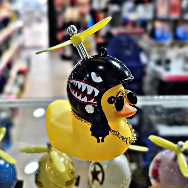 PATITO AMARILLO CASCO NEGRO TIBURON C/HELICE